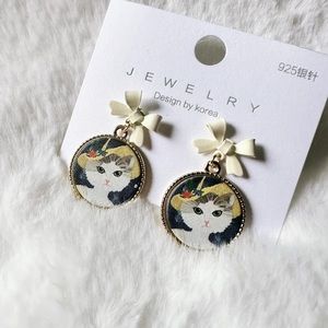 Lady cats with hats silver post earrings